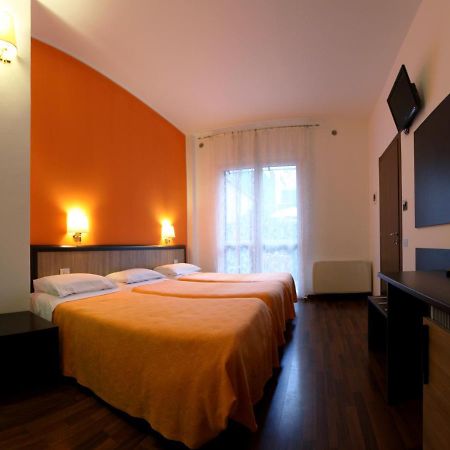 Lux Hotel Durante มิลาน ภายนอก รูปภาพ