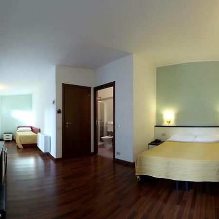 Lux Hotel Durante มิลาน ภายนอก รูปภาพ