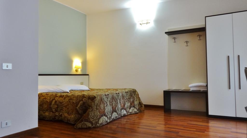 Lux Hotel Durante มิลาน ภายนอก รูปภาพ