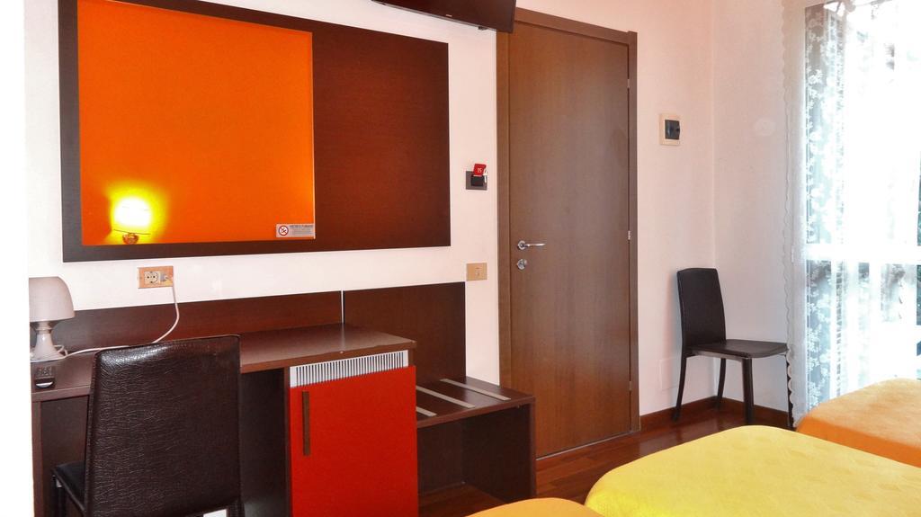 Lux Hotel Durante มิลาน ภายนอก รูปภาพ