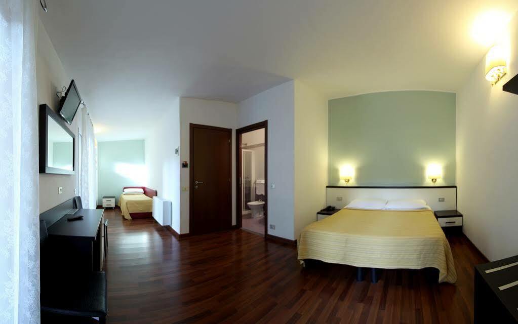 Lux Hotel Durante มิลาน ภายนอก รูปภาพ
